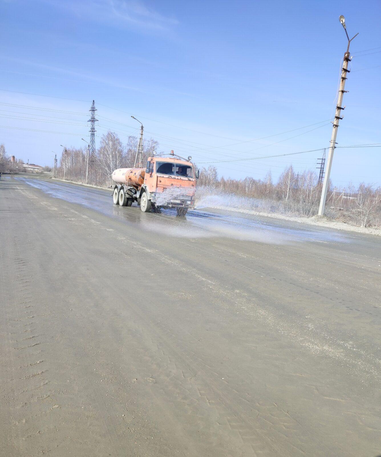 Полив технологических дорог